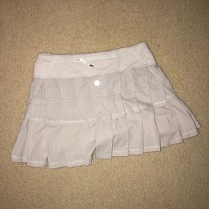 Lululemon set the pace skirt//grey